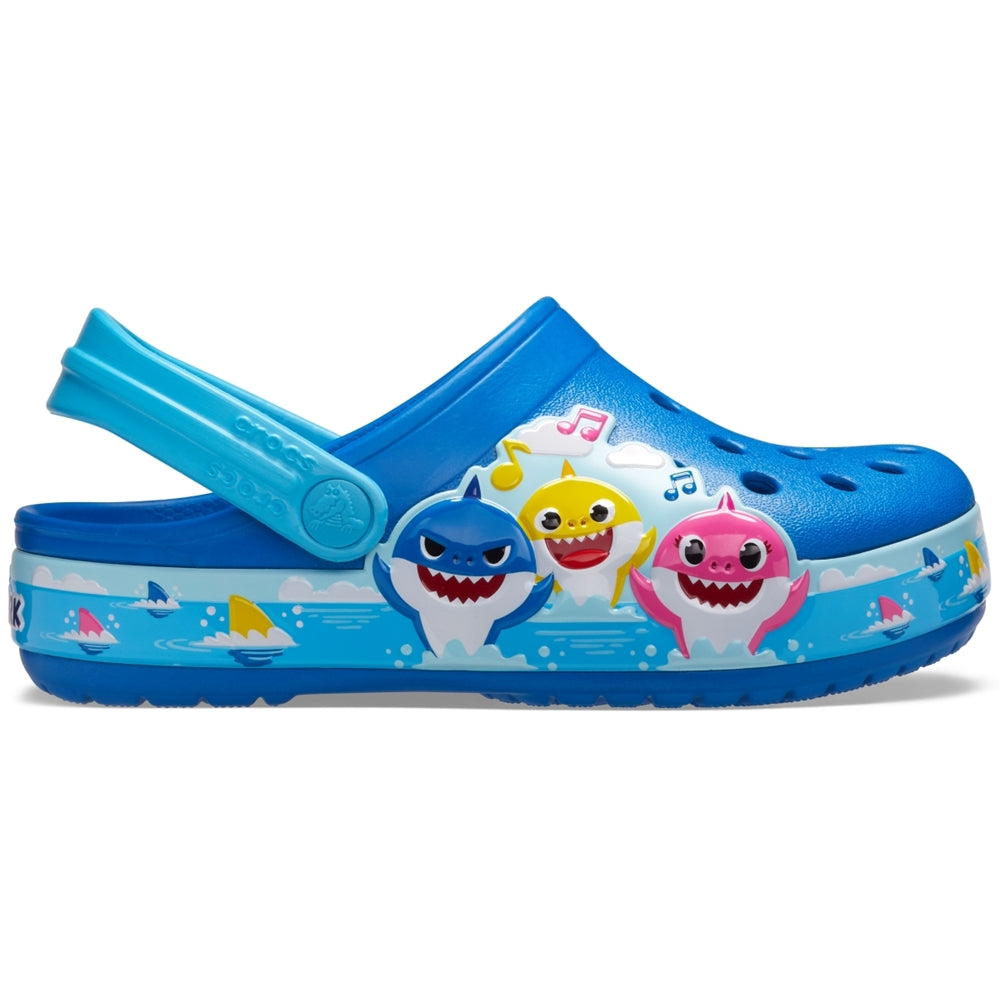 Dopo le Crocs di Xiaomi YouPin arrivano le ciabatte in stile Baby Shark:  tenerissime! 